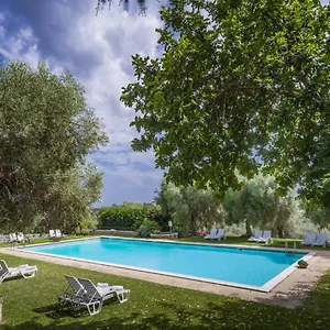 agriturismo-borgo-degli-ulivi.sicilyhotelsitaly.net/