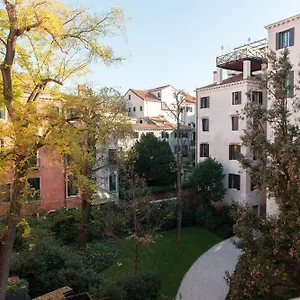  Apartment Rialto Italy